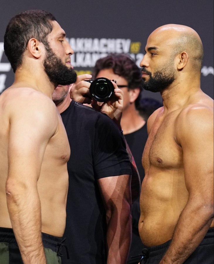 Combate de peso mediano entre Aliskerov y Alves