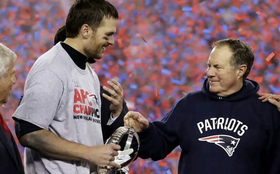 Bill Belichick con Tom Brady tras ganar Super Bowl
