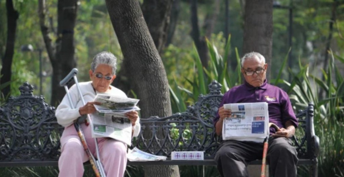 Adultos mayores en la Ciudad de México. 