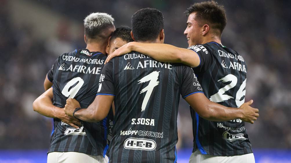 Querétaro celebra el gol