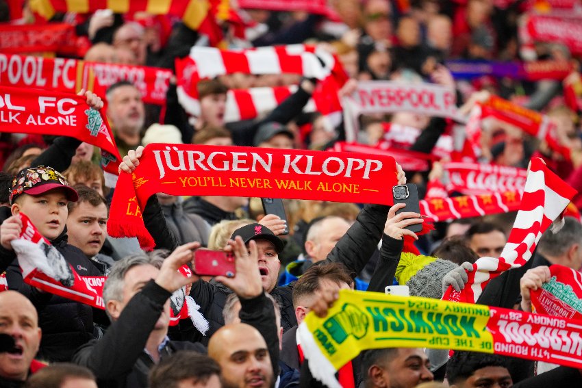 'Reds' mandando mensaje de apoyo a Liverpool