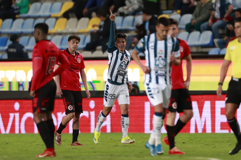 Rodríguez celebra el primer gol del partido