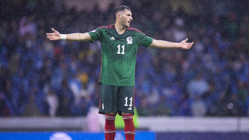 Santiago Giménez ya es el '9' titular de la Selección Mexicana