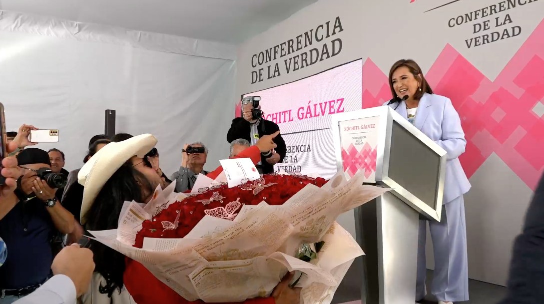 Xóchitl Gálvez recibió el regalo por parte de sus seguidores.