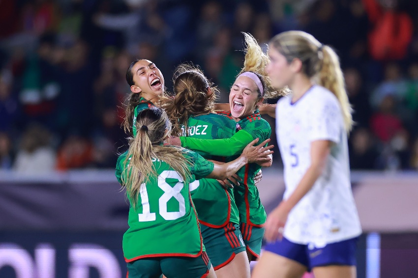 México Femenil en celebración de gol