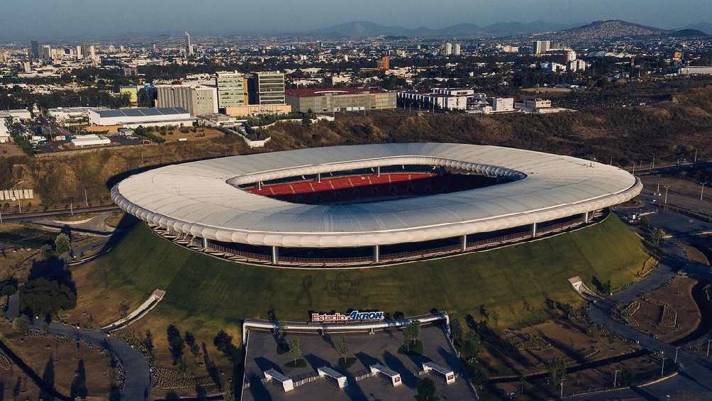 El estadio de las Chivas sería un buen escenario para un concierto del rapero. 