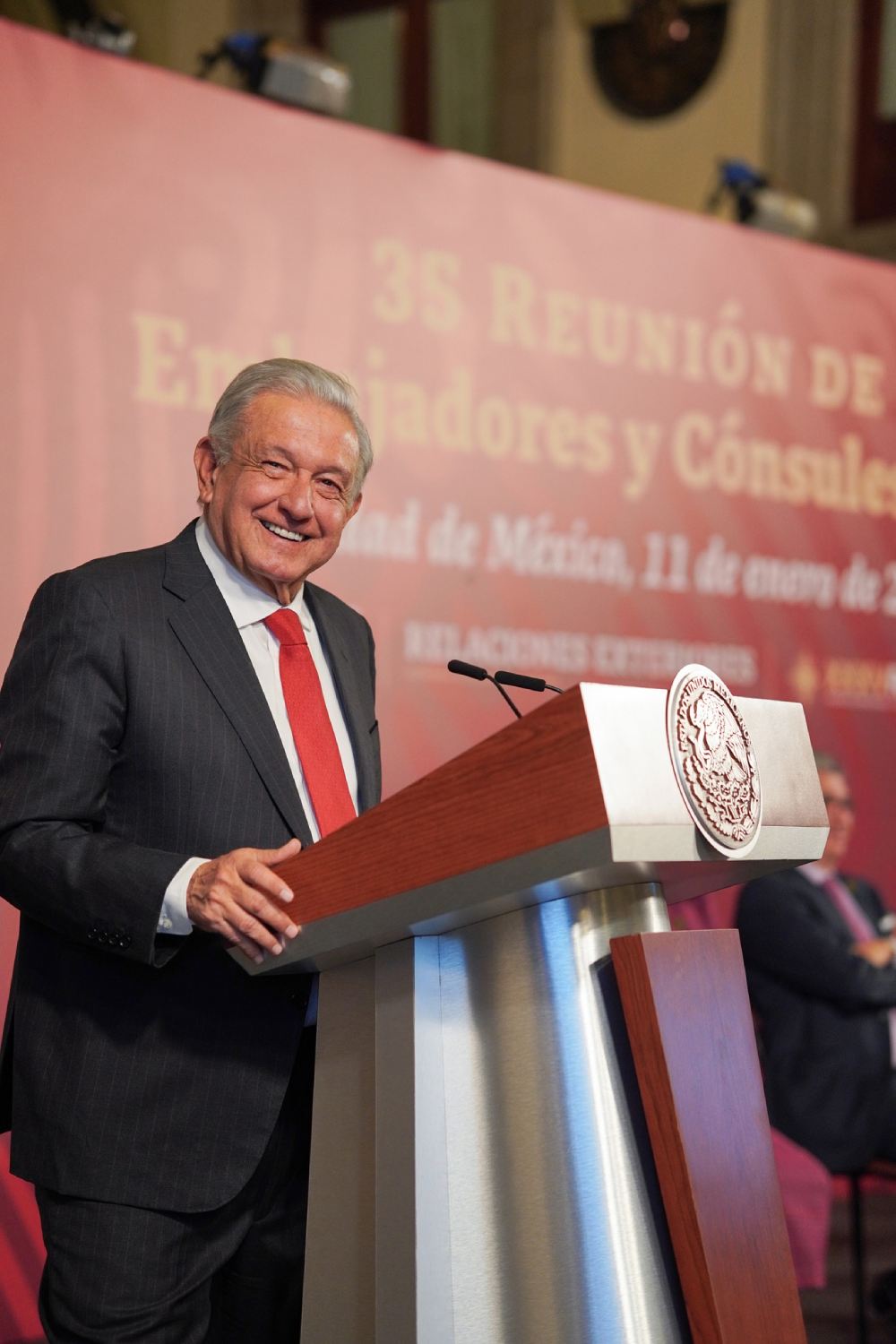López Obrador respondió al presidente de Argentina por llamarlo ignorante.