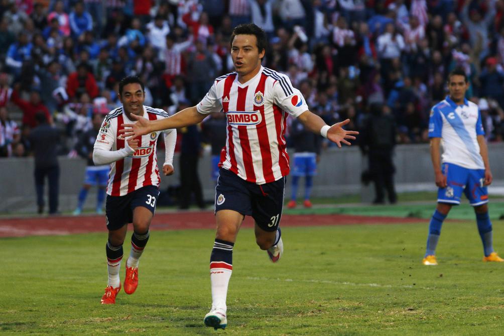Cubo Torres en el juego ante Puebla en el Clausura 2015