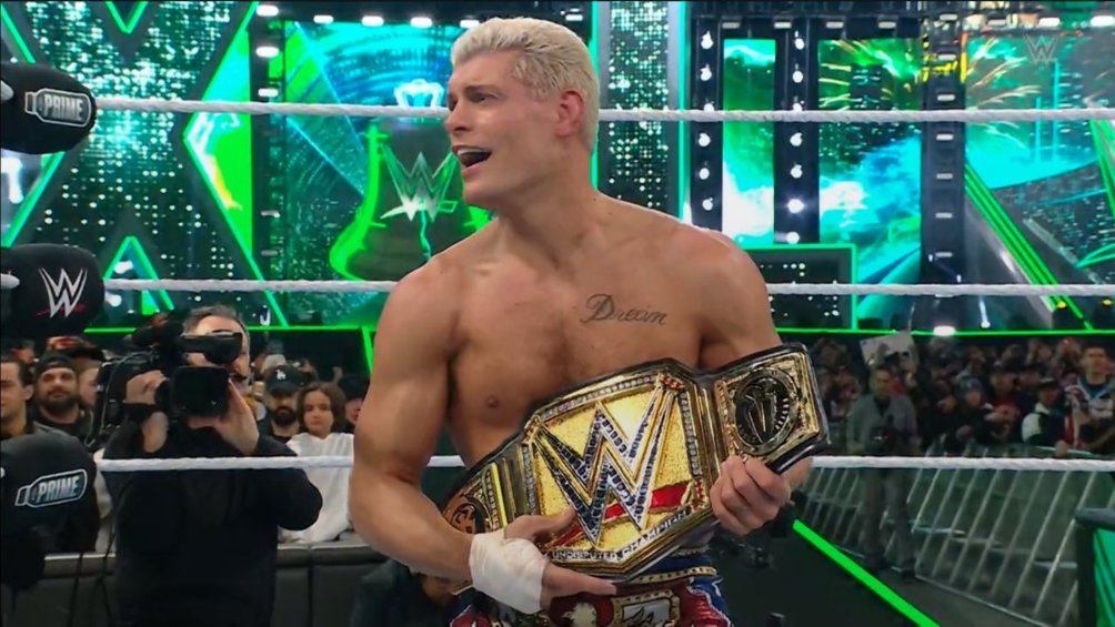 Cody Rhodes con su nuevo cinturon