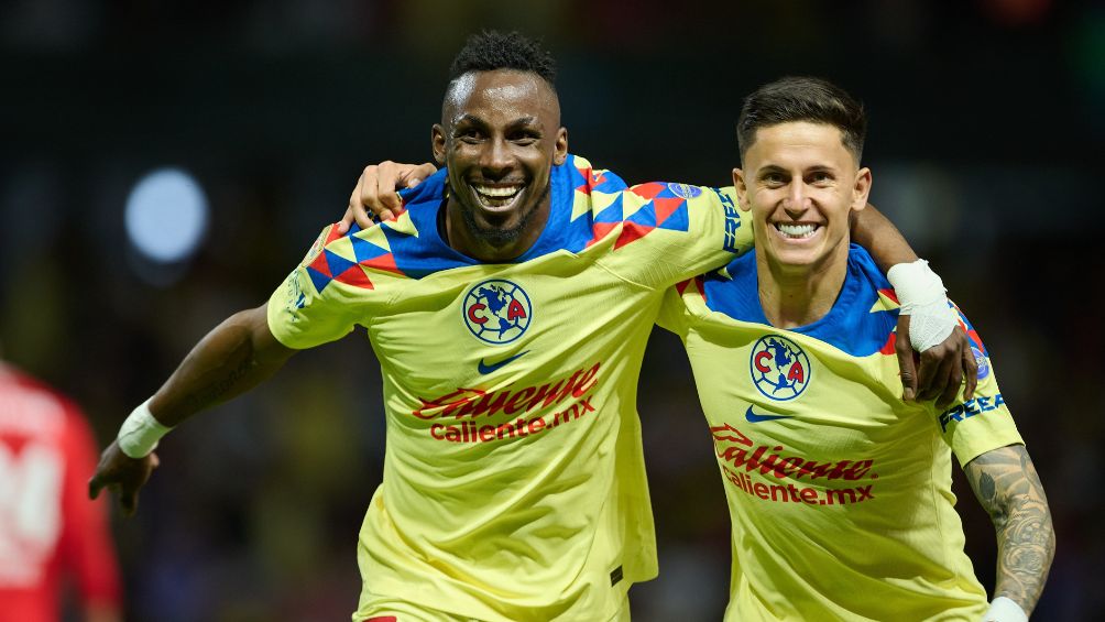 Quiñones celebra uno de sus goles ante Toluca
