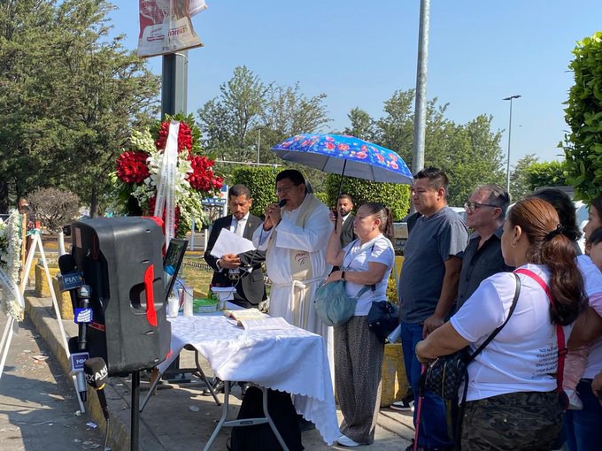 Familiares de las víctimas recordaron a los suyos con una misa.