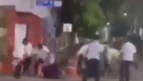 Taxistas en Playa del Carmen propinaron brutal golpiza a turista frente al Coco Bongo