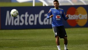 Neymar, en un entrenamiento con la selección brasileña