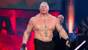Brock Lesnar hace su entrada al ring