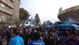 Aficionados de La Máquina intentan llegar al Estadio Azul 