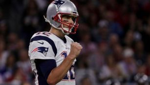 Tom Brady celebra una anotación de los Patriots en el SB LI