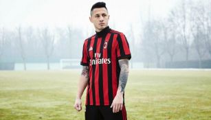 El nuevo uniforme del Milan en la publicidad de Adidas