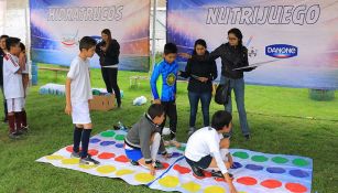 Niños participan en dinámica durante programa 'Campeones de la Salud'