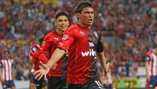 Matías Alustiza celebra gol contra Chivas en Cuartos del Cl 2017