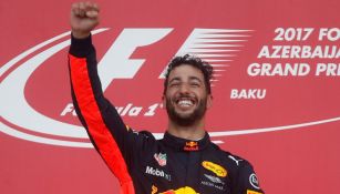 Ricciardo celebra tras ganar el GP de Azerbaiyán