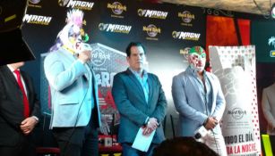 Psycho Clown y Dr. Wagner Jr. en la conferencia de prensa