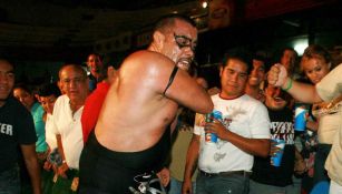 Universo 2000 en una lucha del CMLL 