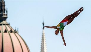 Adriana Jiménez, en uno de sus saltos en el Mundial de Budapest