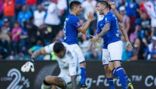 Cruz Azul festeja gol contra Santos en la Jornada 9