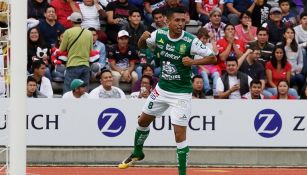 Elías Hernández festeja un gol con León 