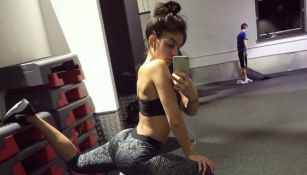 Georgina Rodríguez posa durante una rutina de ejercicio