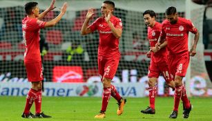 Osvaldo González festeja gol