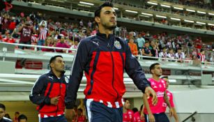 Alanís salta a la cancha del Estadio Chivas para juego contra Morelia
