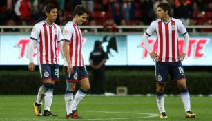 Jugadores de Chivas lamentan derrota en Copa MX