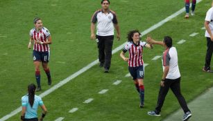Tania Morales celebra uno de sus goles con Chivas