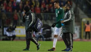 Edson Álvarez sale lesionado del partido contra Bélgica 
