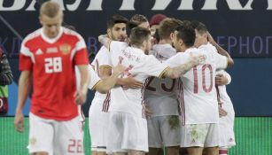 Los jugadores de España celebrando una anotación en el amistoso frente a Rusia
