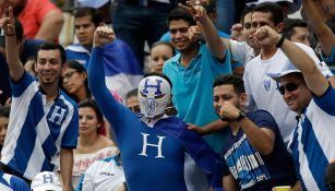 Afición de Honduras alienta a su selección