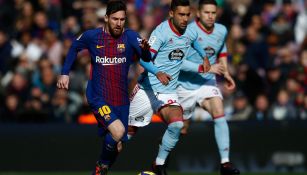 Messi conduce el balón frente al Celta en Camp Nou 