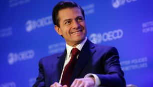 Peña Nieto sonríe, durante la cumbre de la OCDE