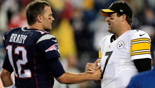 Brady y Big Ben se saludan durante un encuentro