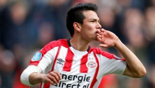 Hirving Lozano celebra un gol con el PSV