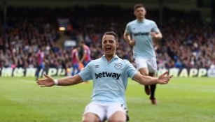 Javier Hernández celebra gol con West Ham 