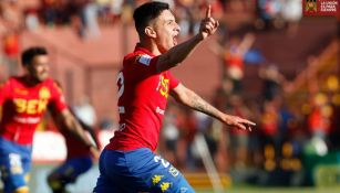 Pablo Aranguiz celebra gol con la Unión Española