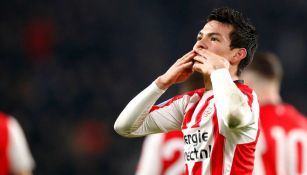 Chucky Lozano festeja gol con el PSV 