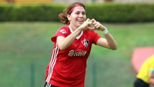Alicia Cervantes festeja su gol frente al León