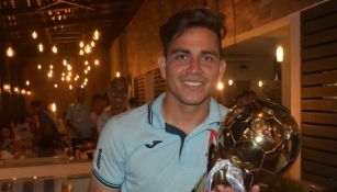 Rodolfo Zelaya levanta el título de Campeón con Alianza F.C