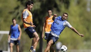 Tevez entrena con el equipo en su regreso a Boca Juniors