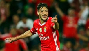 Jiménez celebra un gol con el Benfica 