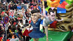 Neymar y Bale sobre carros alegóricos del carnaval