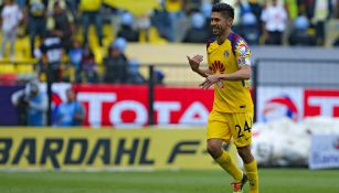 Oribe celebra un gol en el Estadio Azteca 
